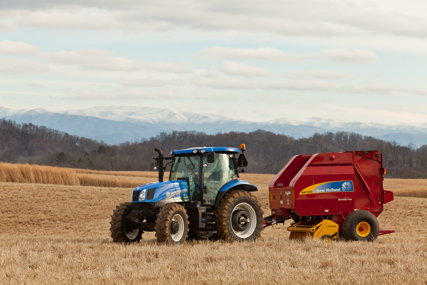 New Holland T6.165 Tractor with BR7090 Specialty Crop Round Baler | J. Eldon Zimmerman Photography | Lancaster, PA Agriculture Photographer